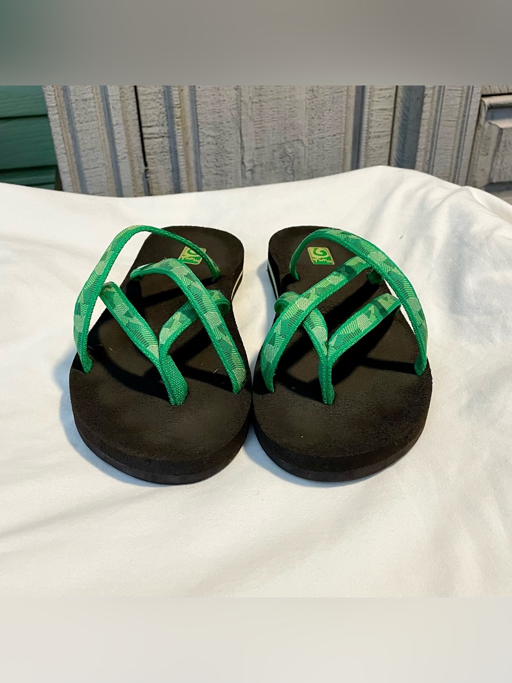 Teva Olowahu Strappy Beach Sandals - Women’s Size 9 - Green - Lightweight/Slides